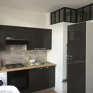 beau-studio-meuble-25m2-avec-parking.hotels-rhonealpes.com/